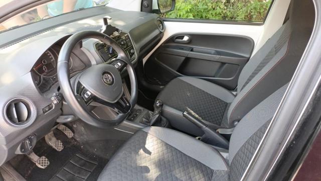 Volkswagen Up! image 9