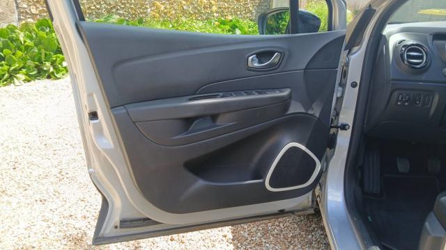 Renault Captur image 8