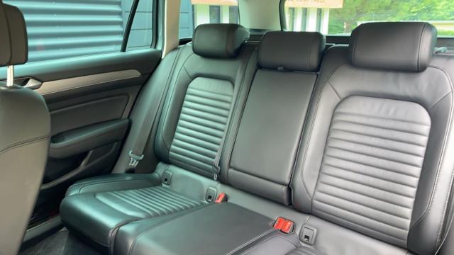Volkswagen Passat Sw image 9
