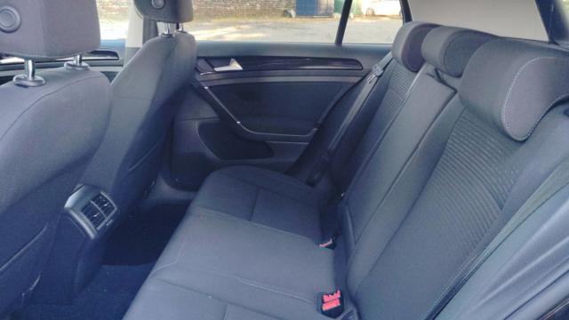 Volkswagen Golf image 8