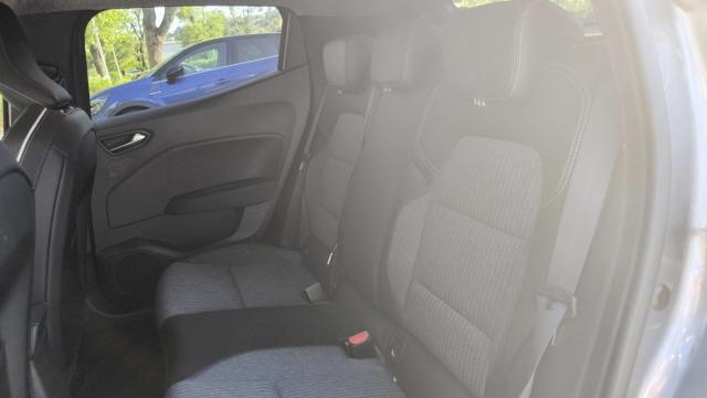 Renault Clio image 2