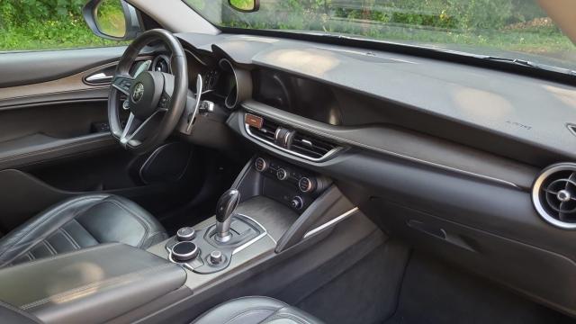 Alfa Romeo Stelvio image 1