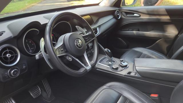 Alfa Romeo Stelvio image 9