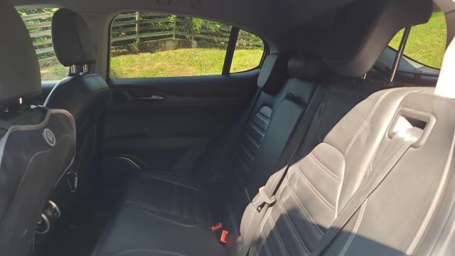 Alfa Romeo Stelvio image 6