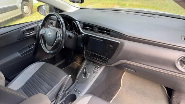 Toyota Auris image 6