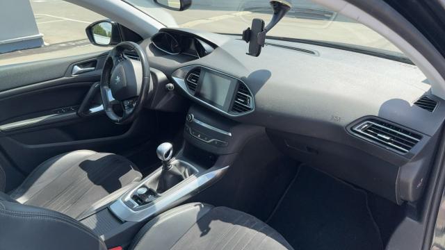 Peugeot 308 image 9