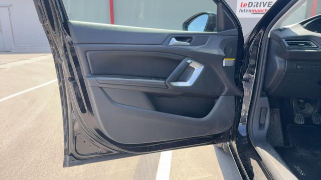 Peugeot 308 image 2