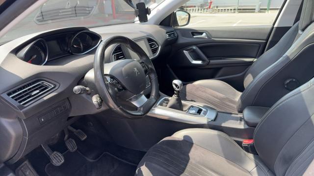 Peugeot 308 image 6