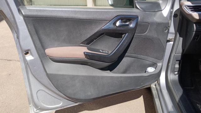 Peugeot 2008 image 8