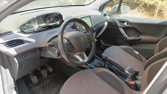 Peugeot 2008 image 2