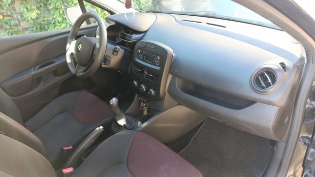 Renault Clio image 2