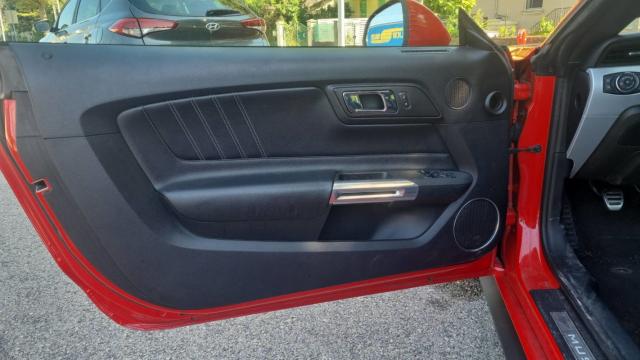 Ford Mustang image 8