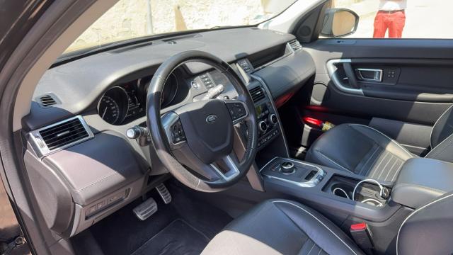 Land Rover Discovery Sport image 2