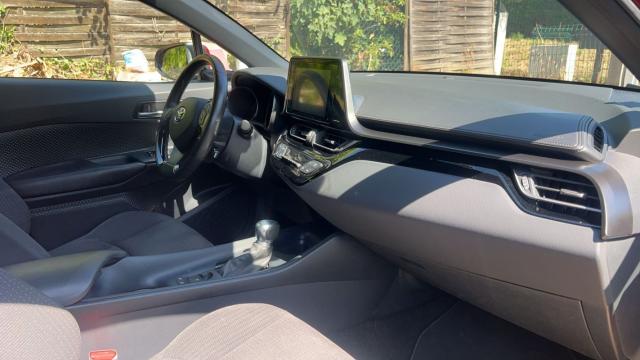 Toyota C-Hr image 2