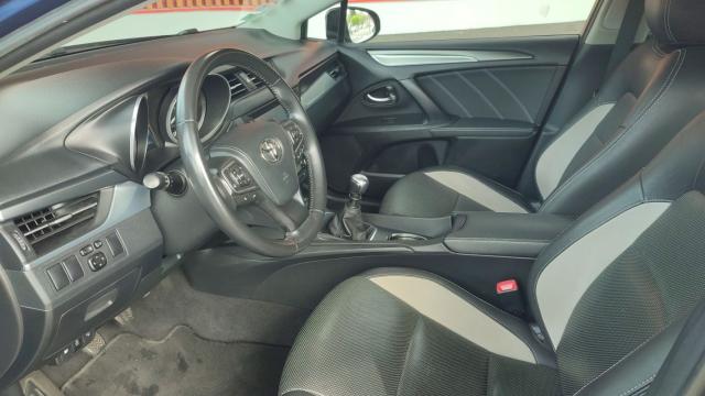 Toyota Avensis image 7