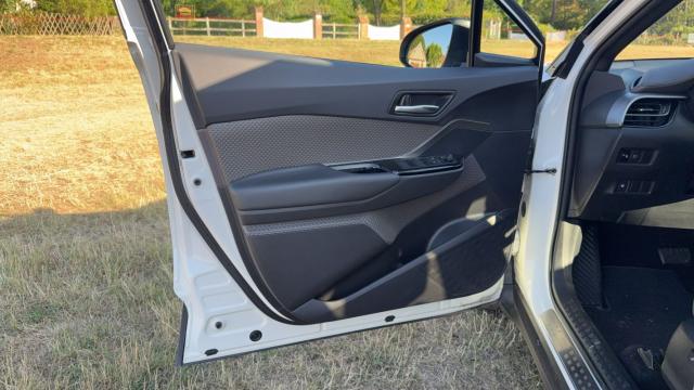 Toyota C-Hr image 2