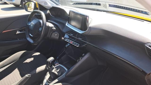 Peugeot 208 image 7
