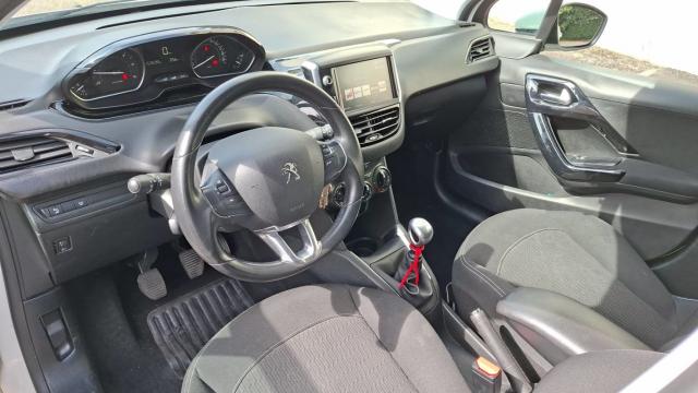 Peugeot 208 image 3