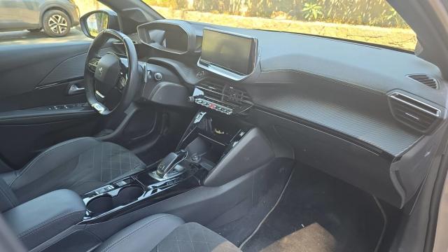 Peugeot 208 image 4