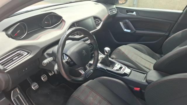 Peugeot 308 image 1