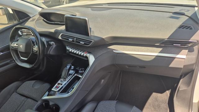 Peugeot 3008 image 1