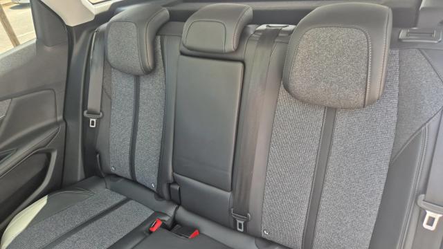 Peugeot 3008 image 3