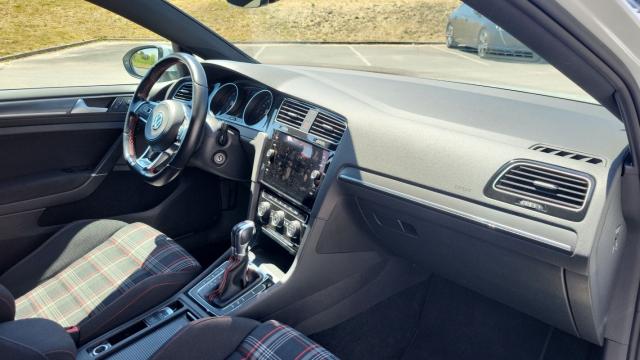Volkswagen Golf image 4