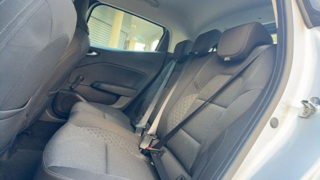 Renault Clio image 9