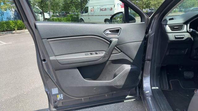 Renault Captur image 2