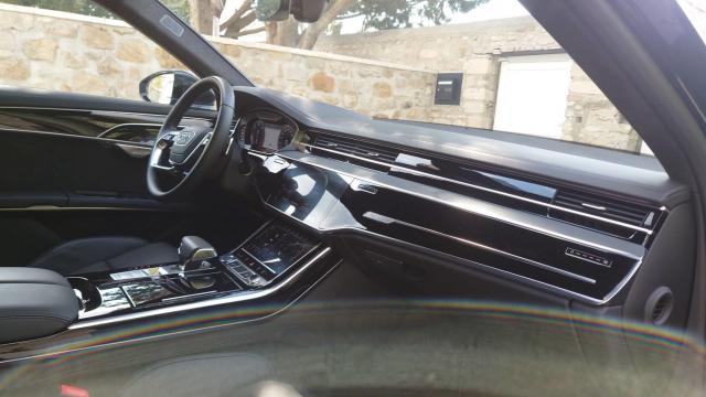 Audi A8 image 8