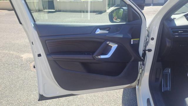 Peugeot 308 image 2
