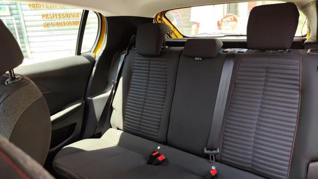 Peugeot 208 image 9