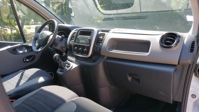 Renault Trafic image 2