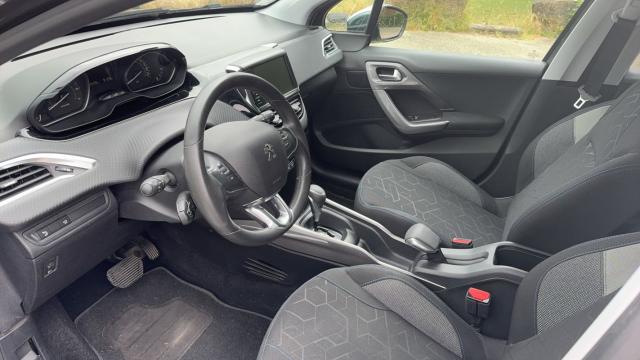 Peugeot 2008 image 2