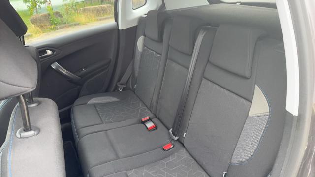 Peugeot 2008 image 8