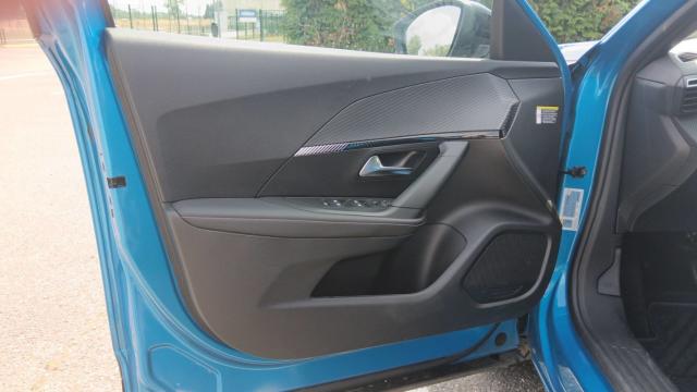 Peugeot 2008 image 6