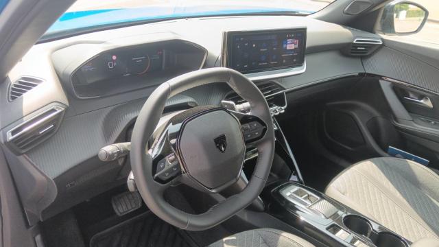 Peugeot 2008 image 3