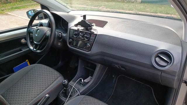 Volkswagen Up! image 1