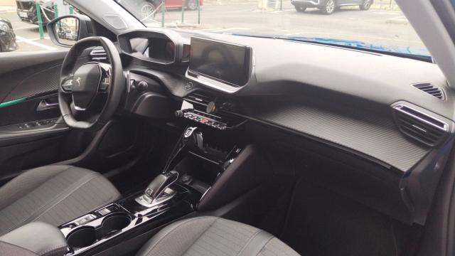 Peugeot 2008 image 9