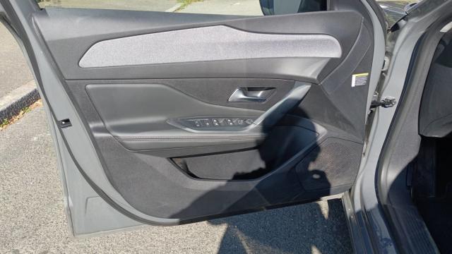 Peugeot 308 image 1