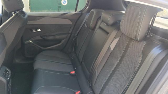 Peugeot 308 image 3