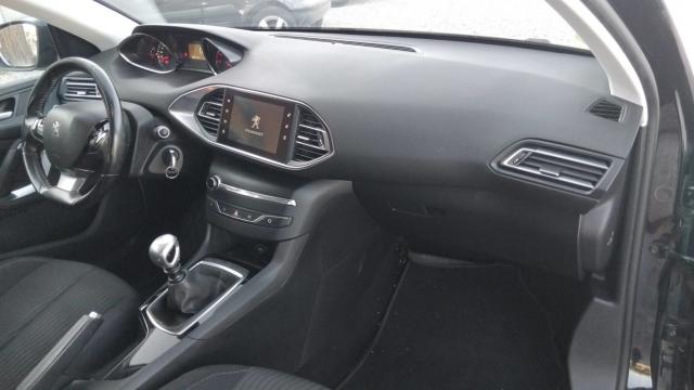 Peugeot 308 image 8