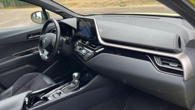 Toyota C-Hr image 6