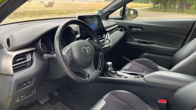 Toyota C-Hr image 2