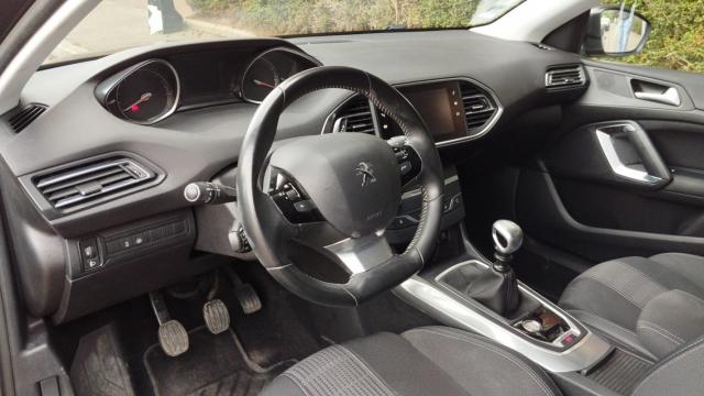 Peugeot 308 image 6