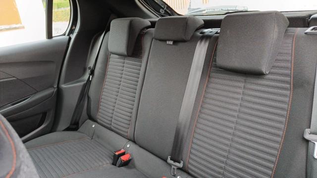 Peugeot E-208 image 2