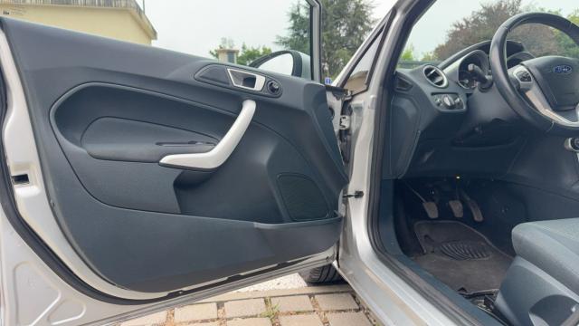 Ford Fiesta image 7