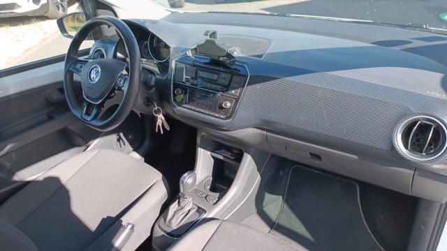 Volkswagen Up! image 7