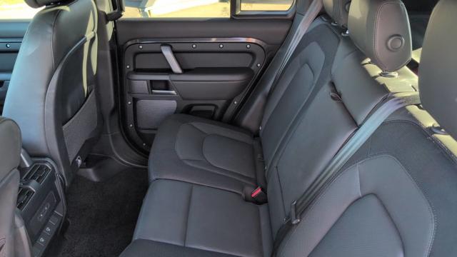 Land Rover Defender 110 image 2