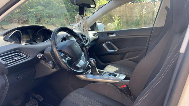 Peugeot 308 image 9